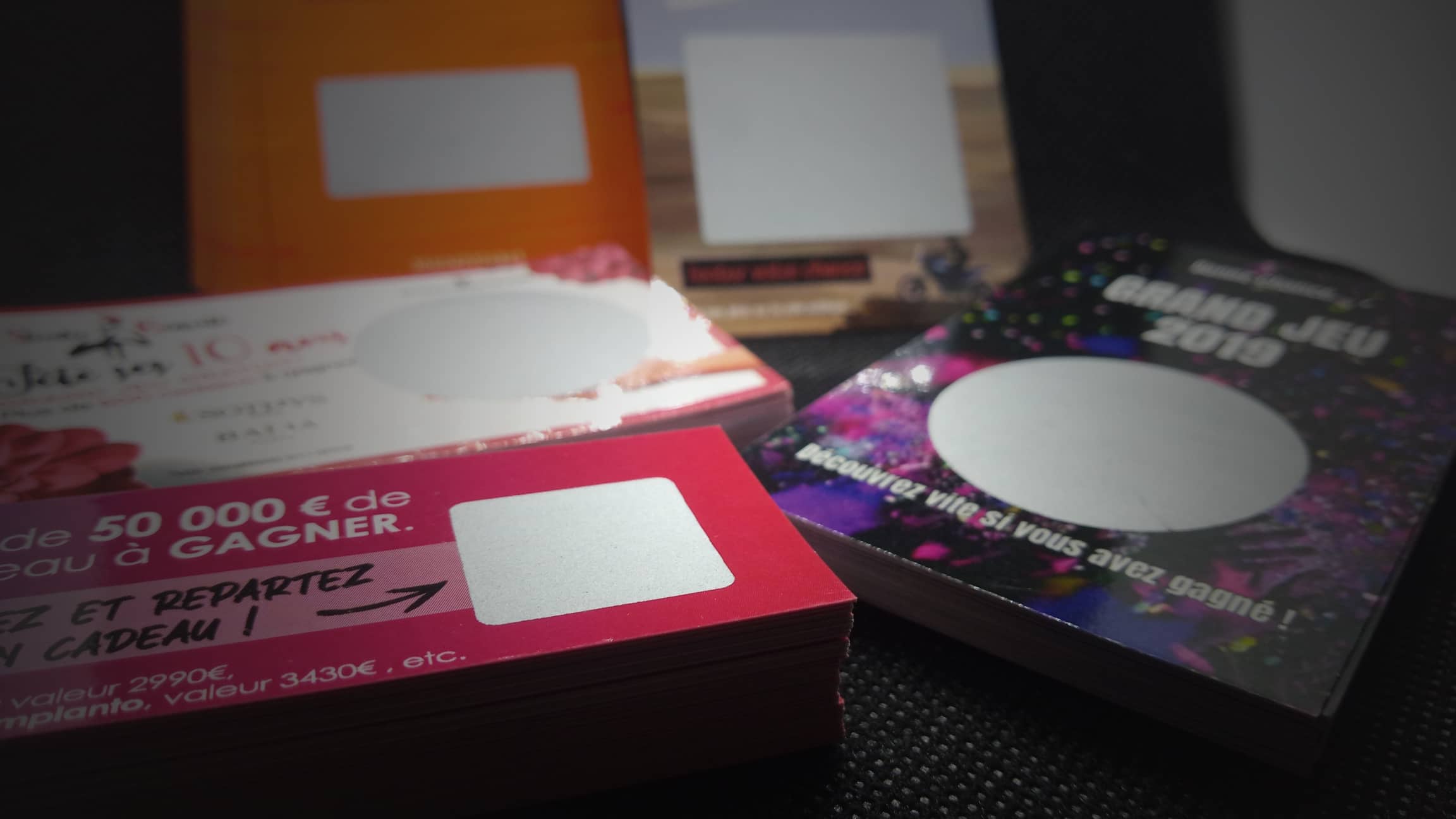 Les Jeux Olympiques 2020 approchent à grands pas puisqu’ils auront lieu cet été à Tokyo. Une belle occasion pour de nombreuses entreprises de se montrer présentes sur ce type d’événement et de toucher un public venu du monde entier. Ainsi, savoir sortir du lot pour présenter son offre ou encore son produit sera plus que nécessaire si l’on souhaite séduire les passants et les fans venus encourager leur sportif préféré. Pour cela, l’utilisation des tickets à gratter est une belle idée ludique que l’on pourra mettre en place très facilement !