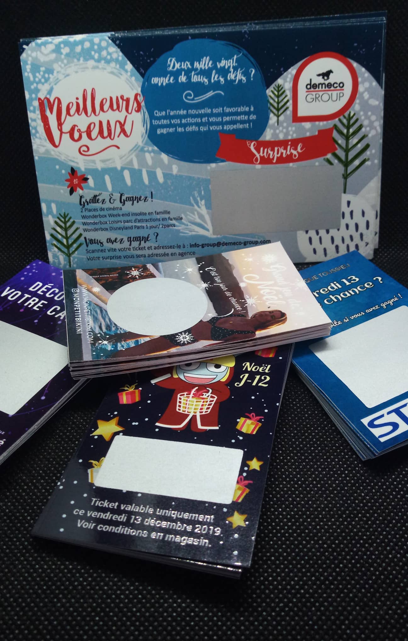 En discothèque, les animations ne manquent pas pour séduire et proposer de nouvelles activités à celles et ceux venus passer du bon temps, rire, danser et s’amuser. Ces lieux seront l’endroit idéal pour mettre en place une opération promotionnelle à moindre coût dans la mesure ou le public qui fréquente l’établissement correspondra à sa cible. Ainsi, organiser un partenariat avec une discothèque pour proposer une animation ludique et amusante par le biais de tickets à gratter sera un excellent moyen de se faire connaitre dans une ambiance survoltée !