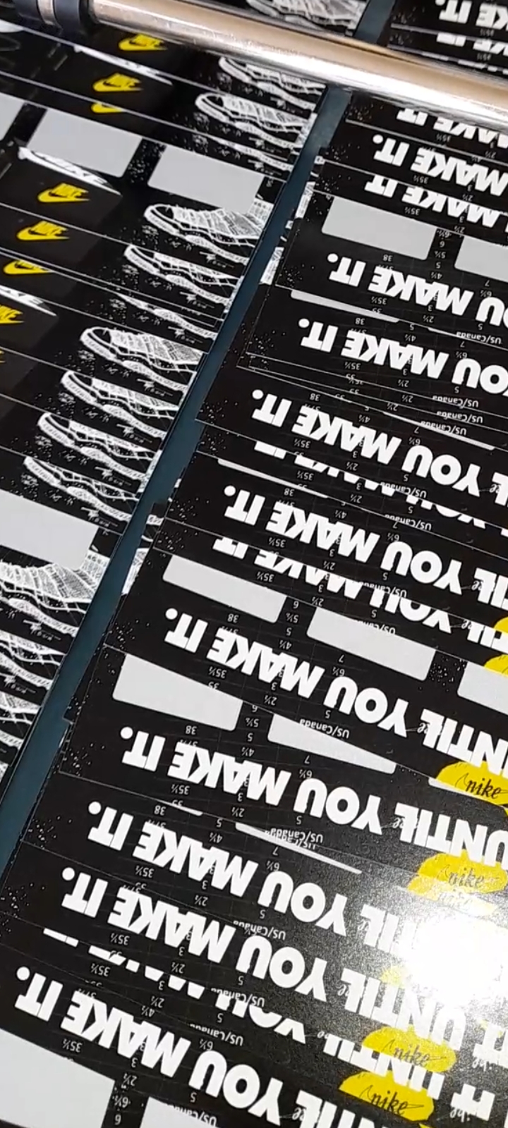 Ce ne sont pas les outils de communication qui manquent lorsque l’on est une entreprise. De plus en plus d’entre elles choisissent d’utiliser le jeu à gratter pour booster leurs animations commerciales. Pourquoi cette stratégie a-t-elle tendance à convaincre autant de sociétés ? C’est tout simplement parce que le jeu à gratter a largement fait ses preuves. Il s’agit d’une idée originale, certes, mais surtout très efficace pour fidéliser ses clients et en trouver de nouveaux. Que ce soit en magasin ou ailleurs, la carte à gratter mérite entièrement sa place au sein de votre événement. Quelles sont les bonnes raisons de l’utiliser, et comment le faire au mieux ?