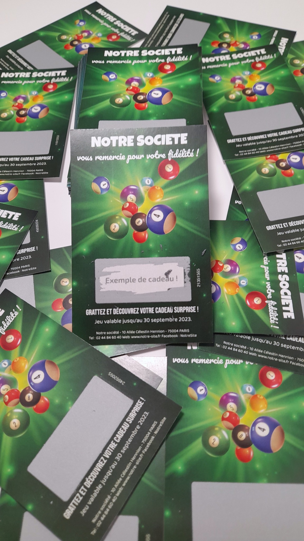 L’utilisation des tickets à gratter à des fins publicitaires est une pratique qui se répand de plus en plus aujourd’hui. En effet, les tickets à gratter représentent une façon idéale pour les petites et grosses entreprises de promouvoir leur nom et leur logo tout en s’assurant que le message est effectivement reçu par le public cible. Ils offrent aux entreprises une variété de possibilités de promotion et peuvent être utilisés à des fins de marketing direct, offrant aux clients l’opportunité de gagner de l’argent ou des récompenses. Voyons tout de suite comment les entreprises peuvent tirer parti des tickets à gratter pour améliorer leur marque et leur image auprès du public.